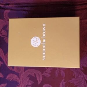 Samantha Brown cross body bag w charger NEW